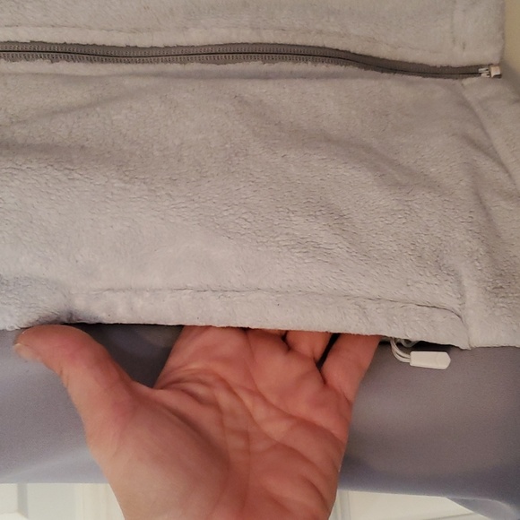 Vest - Picture 2 of 5